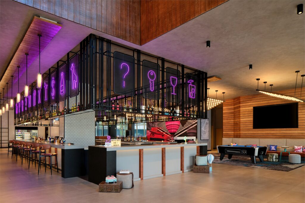 moxy-check-in-bar