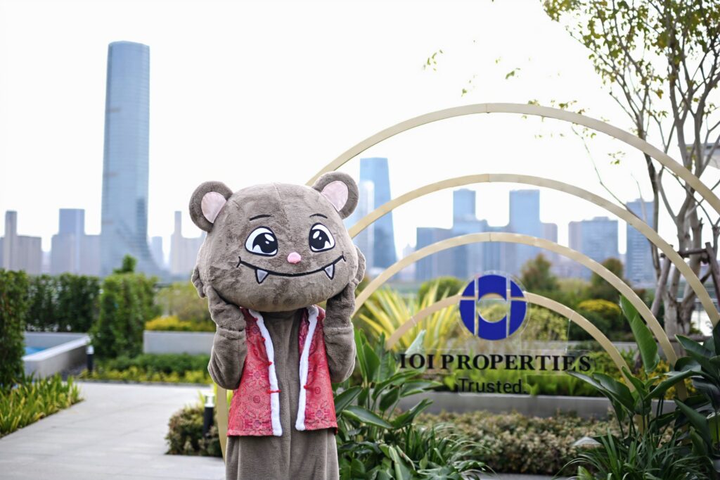 visit ioi resort city mascot